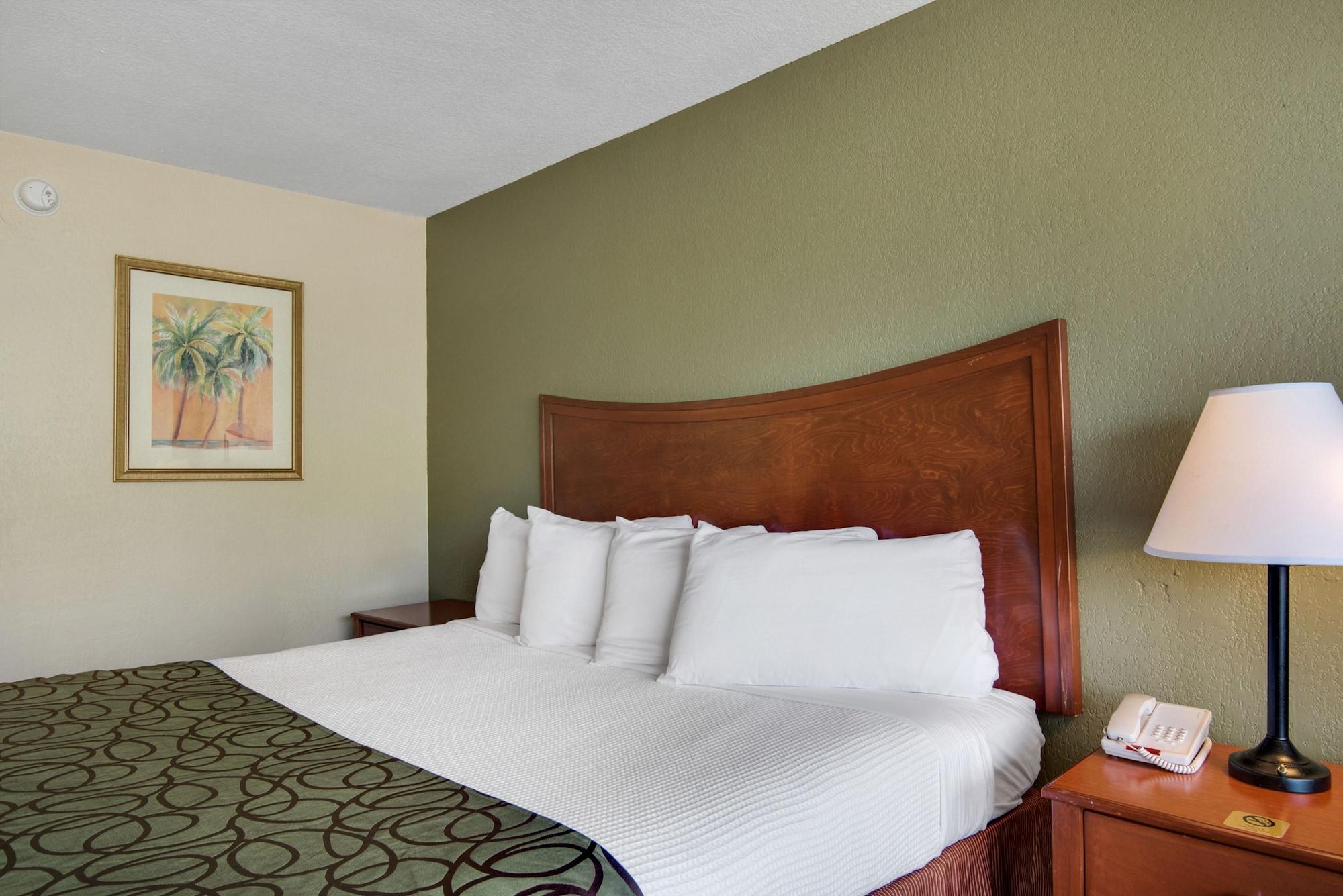 Baymont By Wyndham Panama City Beach Exterior foto