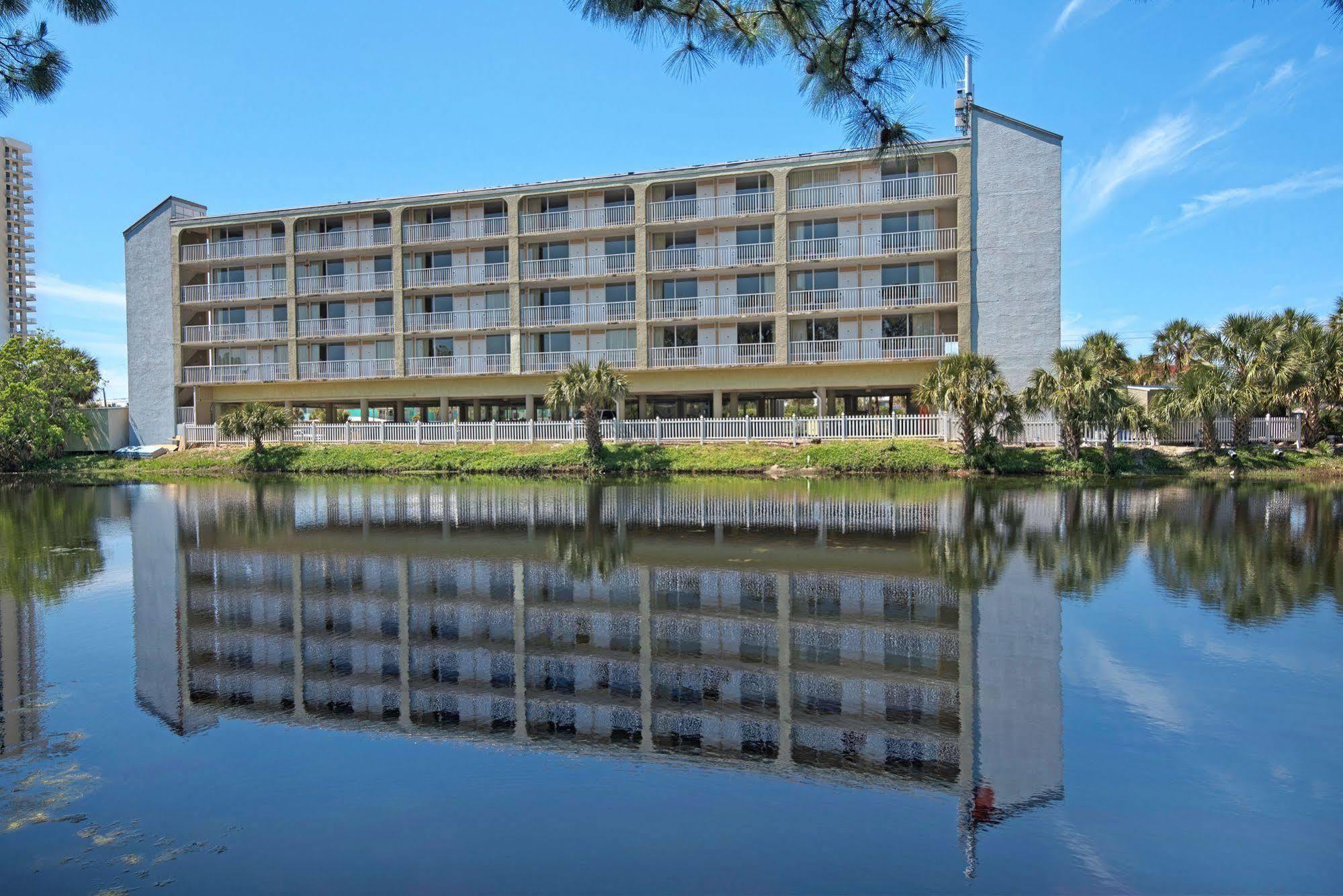 Baymont By Wyndham Panama City Beach Exterior foto